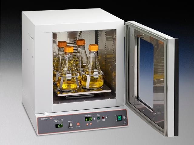 Corning LSE Shaking Incubator, 49 Liter